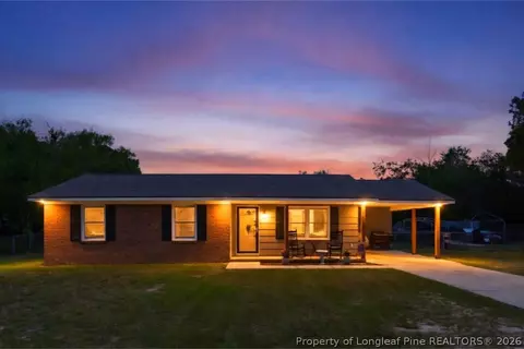 5931 Spinner Rd, Hope Mills, NC 28348