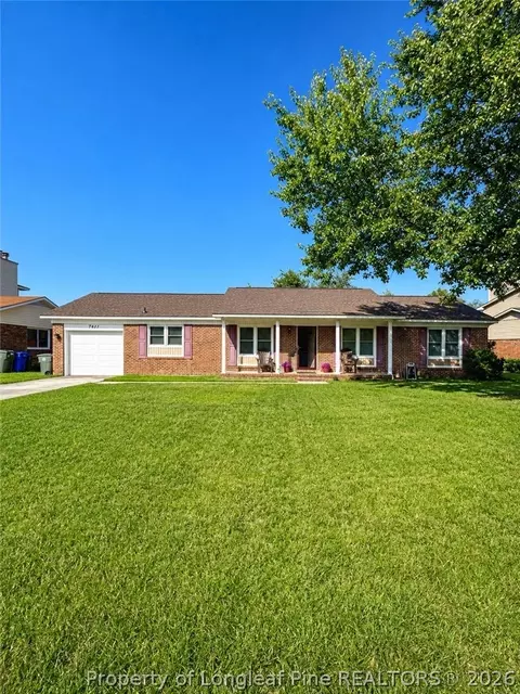 7841 Adrian Dr, Fayetteville, NC 28314