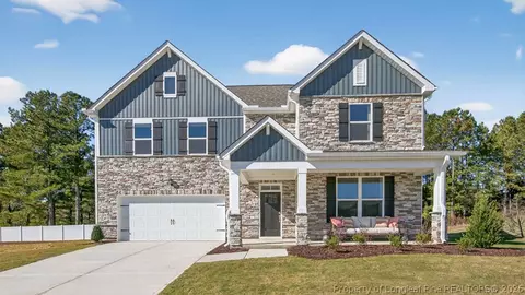 1121 Summer Daisy Dr, Aberdeen, NC 28315