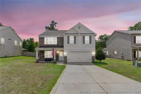 1454 Laguardia Dr, Hope Mills, NC 28348
