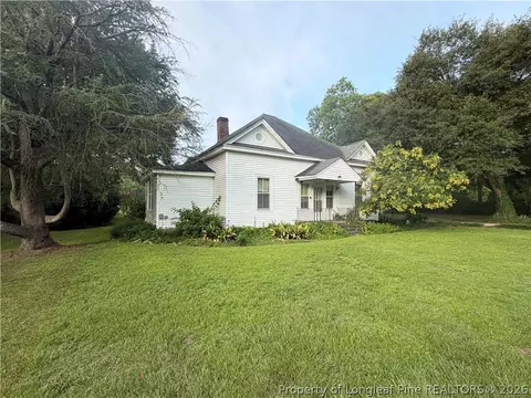 223 W Third Ave, Red Springs, NC 28377