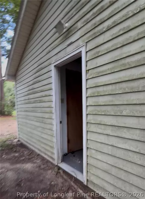1248 Deb Rd, Roseboro, NC 28382 photo 3
