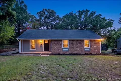 5404 Sandstone Dr, Fayetteville, NC 28311