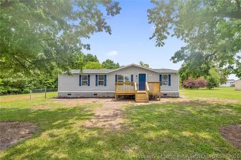 64 Outfield Dr, Bladenboro, NC 28320