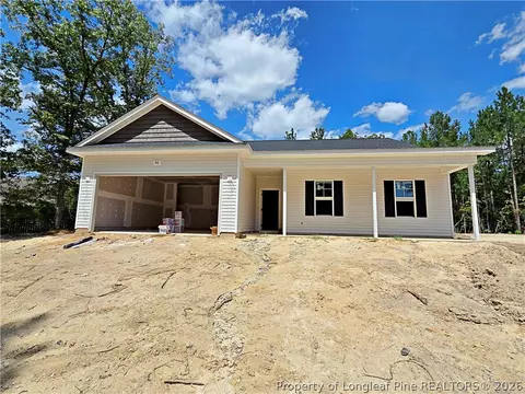 40 Quarter Ct, Spring Lake, NC 28390