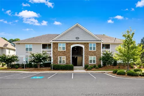288 Gallery Dr #204, Spring Lake, NC 28390