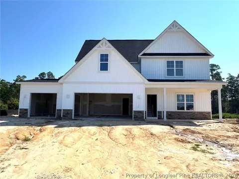 212 Holden Ln, Aberdeen, NC 28315