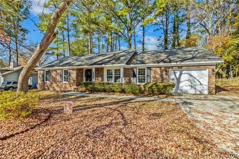 5890 Waccamaw Ct, Fayetteville, NC 28314