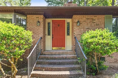 50 Indian Trl, Sanford, NC 27332