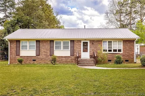 429 Morningside Dr, Fayetteville, NC 28311