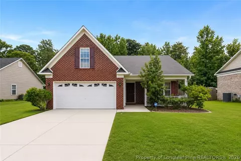 8229 Frenchorn Ln, Fayetteville, NC 28314