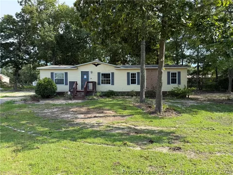 583 Participle Dr, Hope Mills, NC 28348