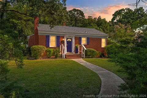 725 Poole Dr, Fayetteville, NC 28303