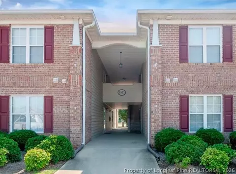 1851 Balmoral Dr, Fayetteville, NC 28304