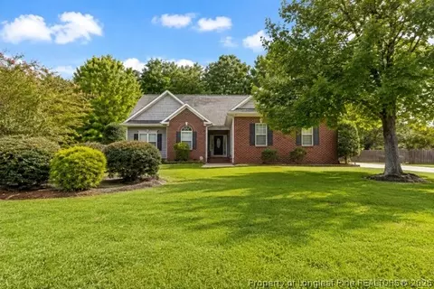 1670 Pristine Ln, Hope Mills, NC 28348