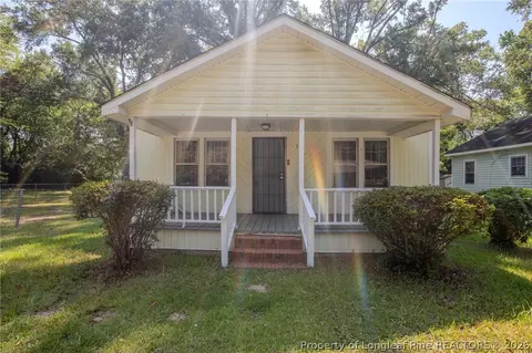 213 Triangle Pl, Fayetteville, NC 28312