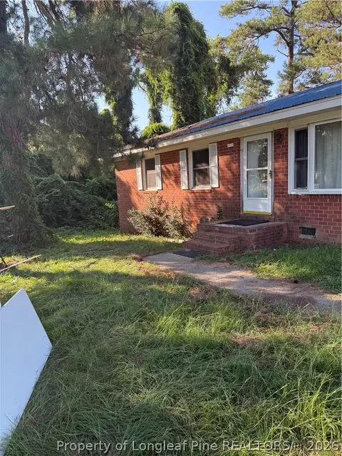2829 Brookhaven Dr, Sanford, NC 27330