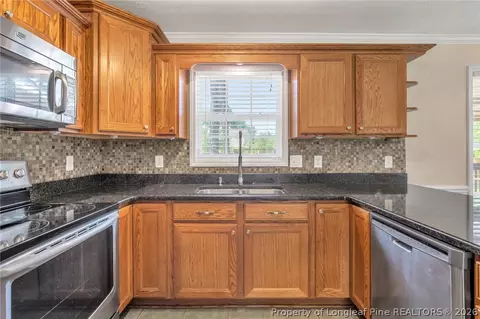 Kitchen - 167 Arlington Dr, Cameron, NC 28326 photo 4 of 6