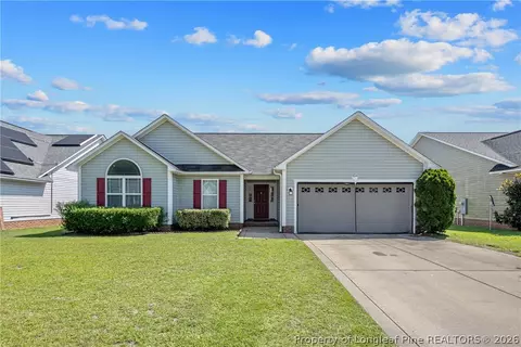 5617 Prestonfield Ln, Hope Mills, NC 28348