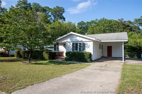 739 Stoneykirk Dr, Fayetteville, NC 28314