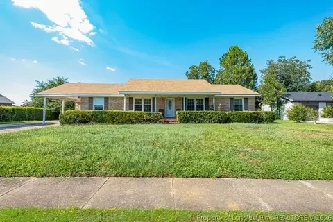 5215 Foxfire Rd, Fayetteville, NC 28303