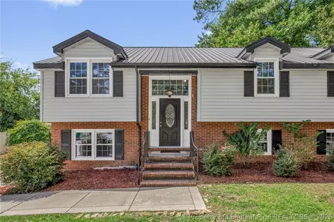 3614 Lakeshore Dr, Hope Mills, NC 28348