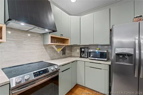 Kitchen - 16 Cottswold Ln, Spring Lake, NC 28390 photo 3 of 4