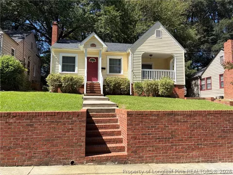 719 Greenland Dr, Fayetteville, NC 28305