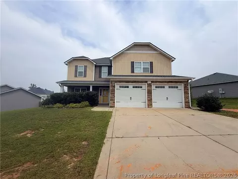 848 Screech Owl Dr, Hope Mills, NC 28348