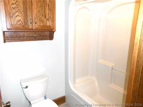 Bath - 644 Lamb Rd, Lumberton, NC 28358 photo 2 of 3