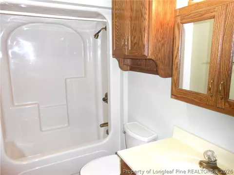 Bath - 644 Lamb Rd, Lumberton, NC 28358 photo 3 of 3