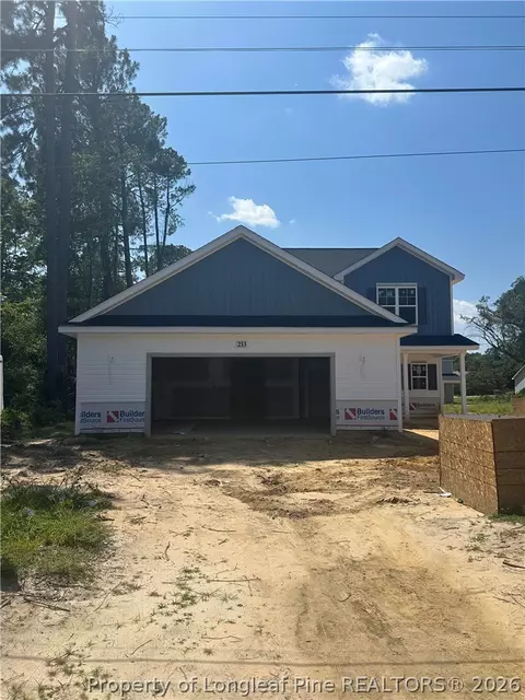 233 Kenwwod Dr, Fayetteville, NC 28311