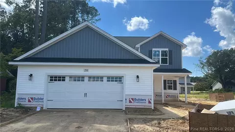 233 Kenwwod Dr, Fayetteville, NC 28311