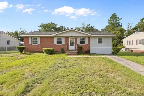 6409 Winthrop Dr, Fayetteville, NC 28311