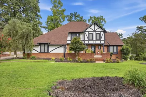 209 E Lochhaven Dr, Fayetteville, NC 28314