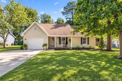 725 Sunnycrest Dr, Fayetteville, NC 28314