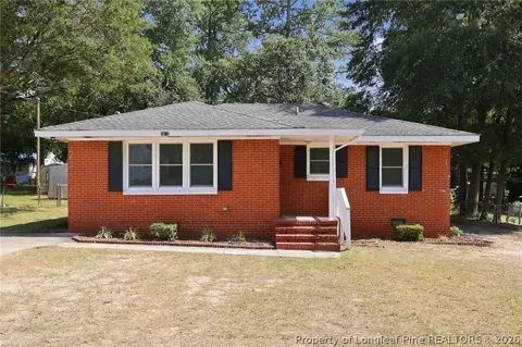 2072 Seneca Dr, Fayetteville, NC 28301