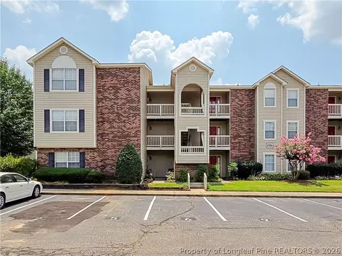 2709 Preston Woods Ln #6, Fayetteville, NC 28304