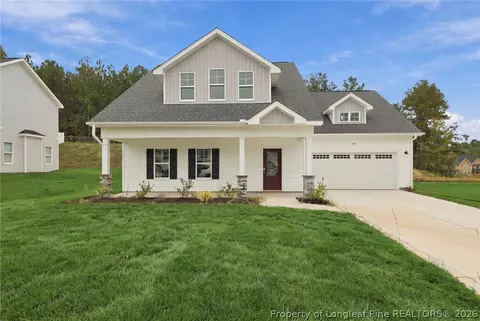 739 Southerland Peak Dr, Raeford, NC 28376