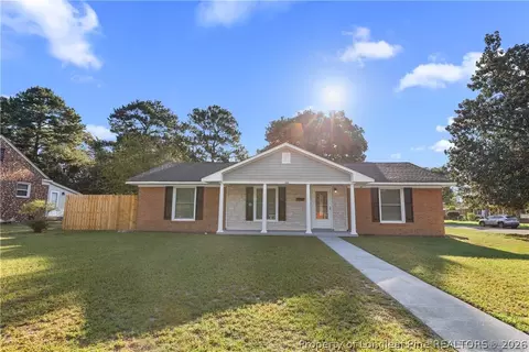 5202 Cooper Rd, Fayetteville, NC 28311