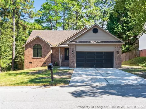 4713 Miranda Dr, Hope Mills, NC 28348