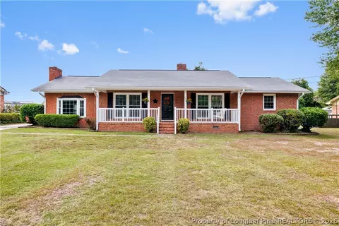 6411 Deland Ave, Fayetteville, NC 28303