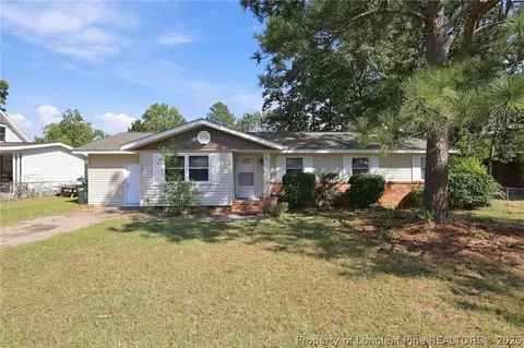 1903 Wendover Dr, Fayetteville, NC 28304