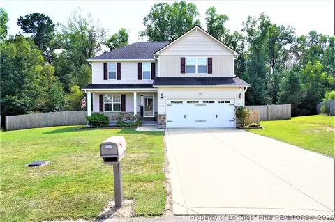 1218 Geese Ct, Hope Mills, NC 28348