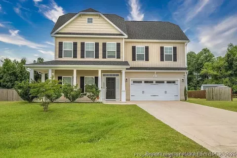 6821 Hunters Den Rd, Hope Mills, NC 28348