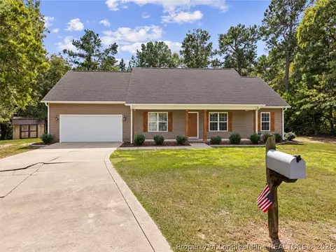 467 Hunters Creek Dr, Raeford, NC 28376