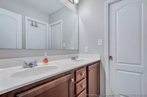 Bath - 16 Burr Oak Cir, Bunnlevel, NC 28323 photo 3 of 4