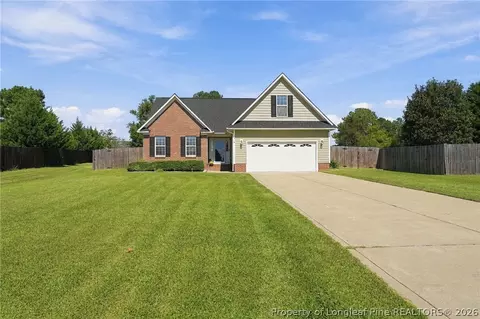 218 Crescent Dr, Raeford, NC 28376