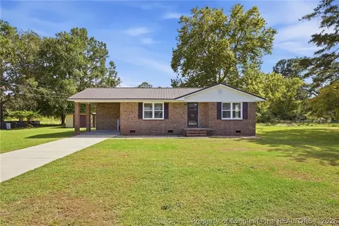 109 E Walnut St, Bladenboro, NC 28320