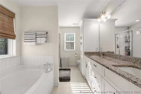 Bath - 82 Falls River Ct, Broadway, NC 27505 photo 4 of 5